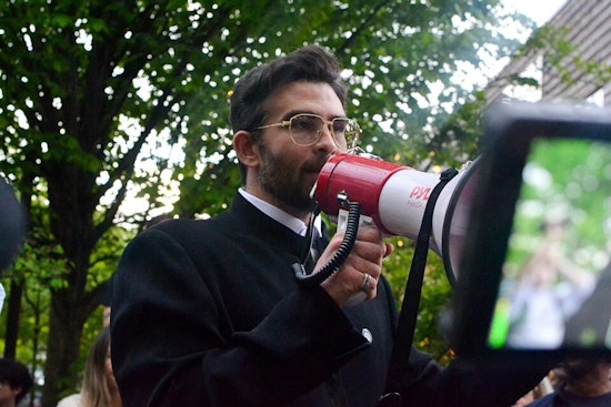 Last-Minute Venue Chaos Shoves Hasan Piker Rally Onto Colorado Capitol Steps