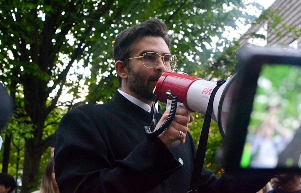 Last-Minute Venue Chaos Shoves Hasan Piker Rally Onto Colorado Capitol Steps