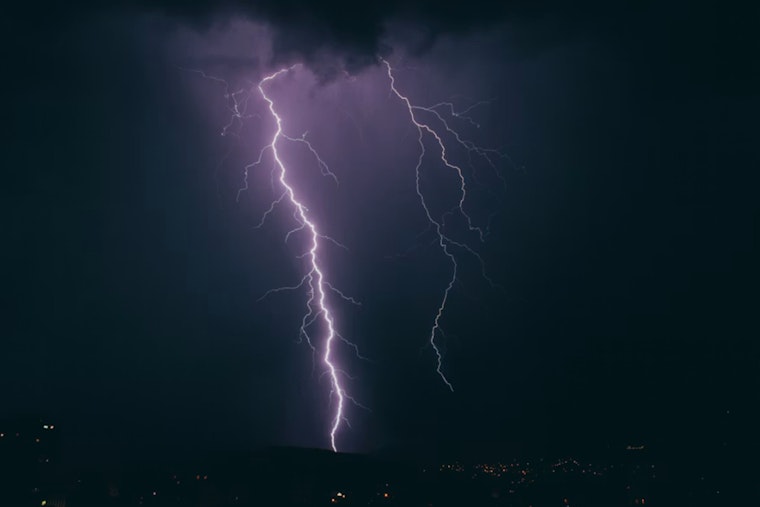 Late‑Night Line Of Fierce Storms Puts Central Indiana On Edge