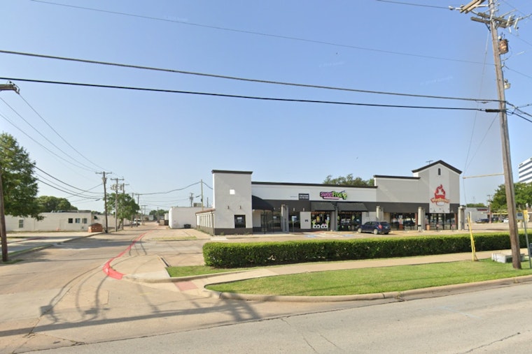 Lights Go Out on Selda Doner at Richardson Strip Mall
