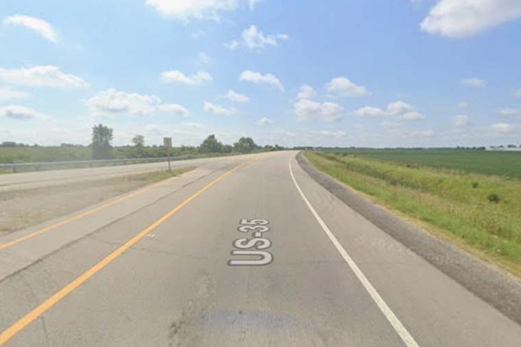Logansport Hog Haul Horror as Semi Rollover Kills 77 Pigs