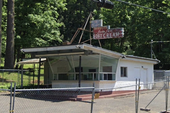 Long-Dark Skyline Burger Stand Teases Comeback In Portland Hills