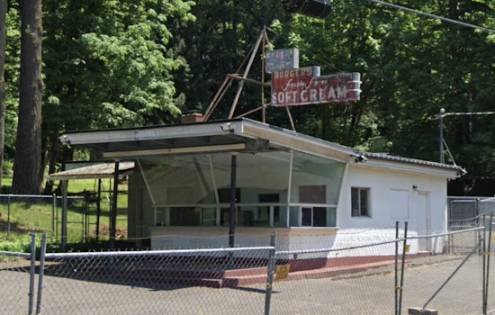 Long-Dark Skyline Burger Stand Teases Comeback In Portland Hills