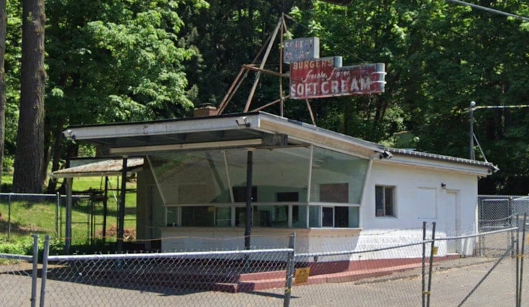 Long-Dark Skyline Burger Stand Teases Comeback In Portland Hills