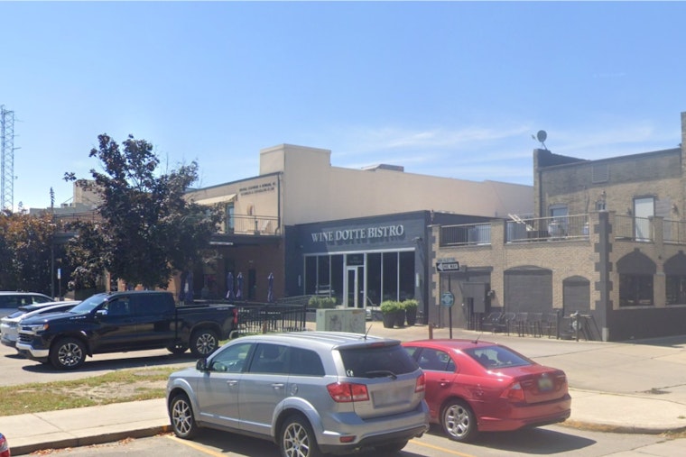 Luna Bar Puts Wyandotte’s Riverfront Dining Scene Over The Moon
