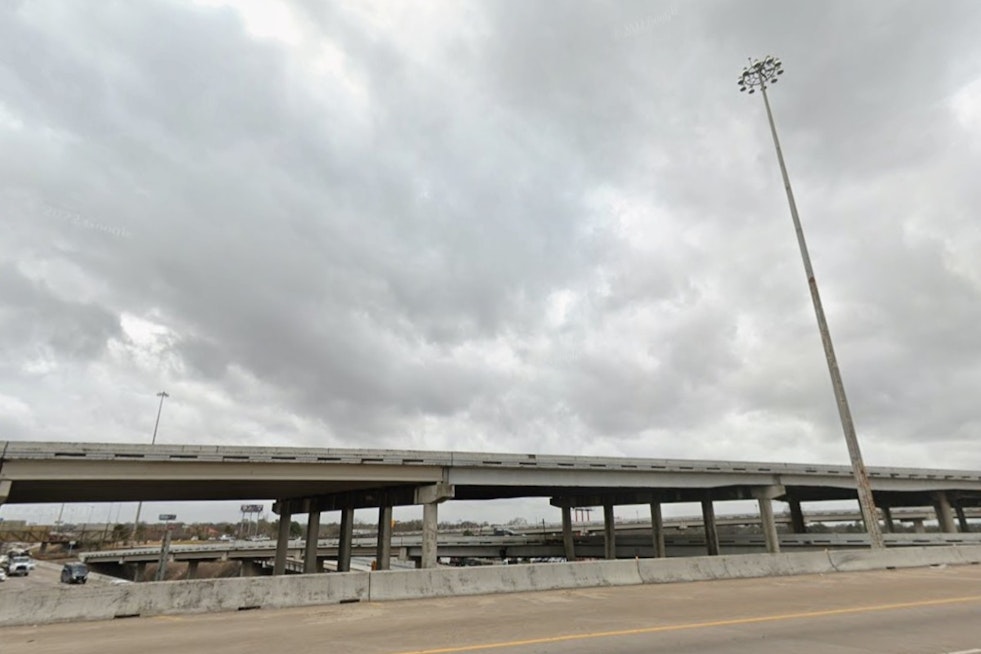 Lunchtime Storm Blitz Threatens To Swamp Houston Streets