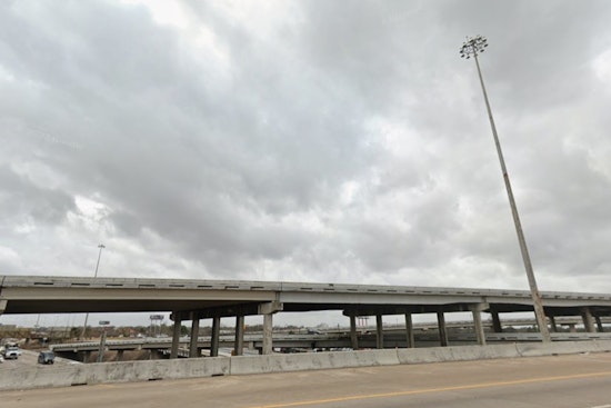 Lunchtime Storm Blitz Threatens To Swamp Houston Streets