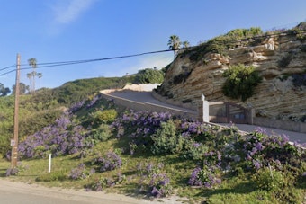 Malibu Bluff Stunner Lists For $28.8 Million On Baden Place