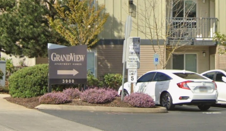 Late-Night Stabbing Turns Kent's Grandview Apartments Into Crime Scene
