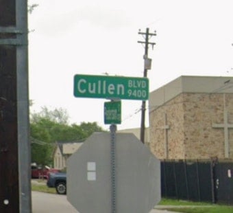 Head Shot Outside Southeast Houston Corner Store Leaves Man Clinging to Life