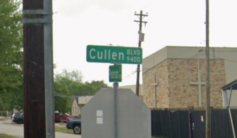 Head Shot Outside Southeast Houston Corner Store Leaves Man Clinging to Life