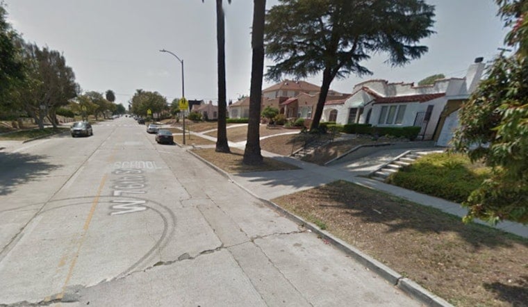 Manchester Square House Fire Knocked Down by LAFD