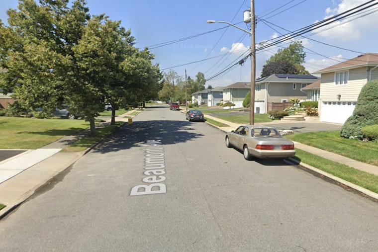 Massapequa Midnight Horror as Man Is Fatally Stabbed and Woman Seen Running From Scene