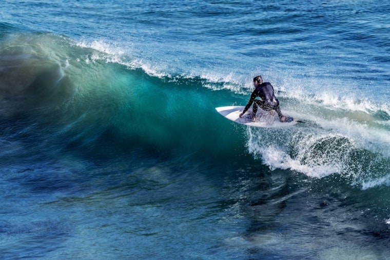 Maui Surf Phenom Jackson Bunch Torches Tahiti, Targets Ala Moana Redemption