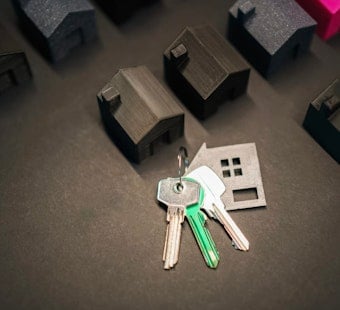 Miami Home Deals Hit Slow-Mo As Closings Drag On