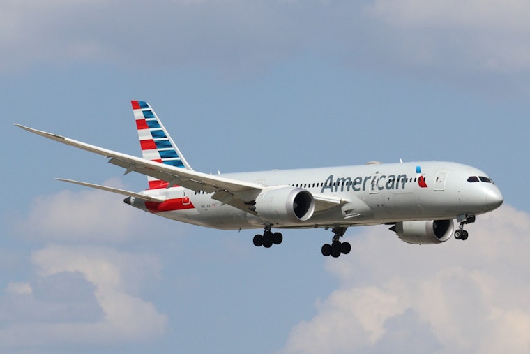 Midair Mayhem To Philly As Passenger Bites Seatmate On American Flight
