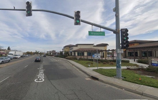 Midday Car Slam Leaves Natomas Dim Sum Favorite Yue Huang Boarded Up