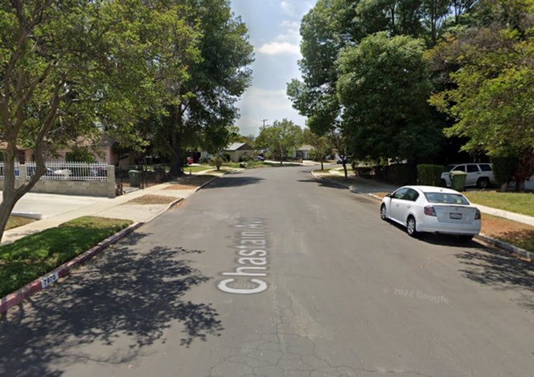 Morning Blaze Jolts Quiet Reseda Block As Fire Crews Swarm Chastain Avenue