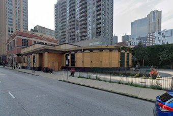 Music City Money Moves In on River North’s Hard Rock Corner