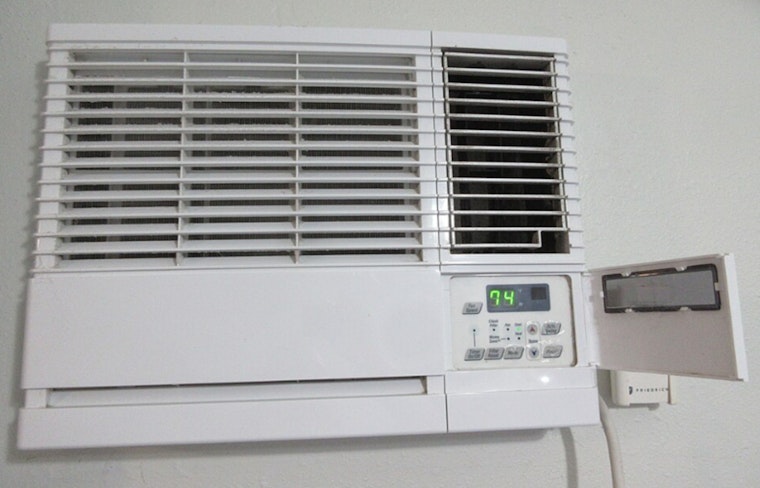 Nashville Residents Receive Free Air Conditioners Amid Heat Wave