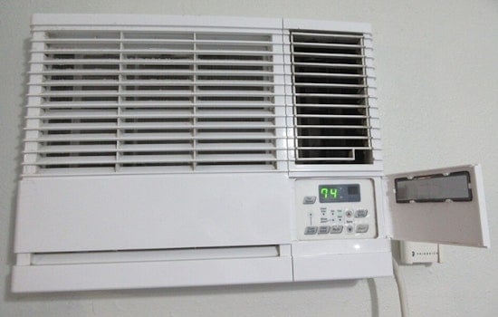 Nashville Residents Receive Free Air Conditioners Amid Heat Wave