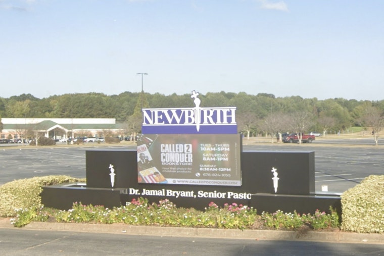New Birth Church Packs House As Metro Atlanta Grads Scoop Up Millions In Scholarships