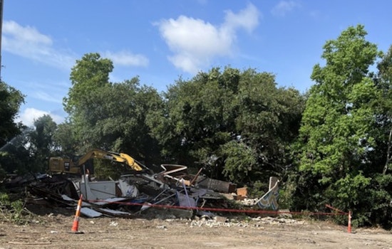 DeGaulle Manor Finally Comes Down As Algiers Neighbors Get Their Payback