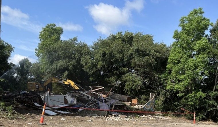 DeGaulle Manor Finally Comes Down As Algiers Neighbors Get Their Payback