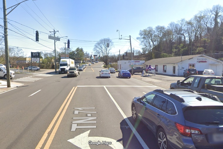 North Knoxville Crash Kills Driver And Two Pedestrians