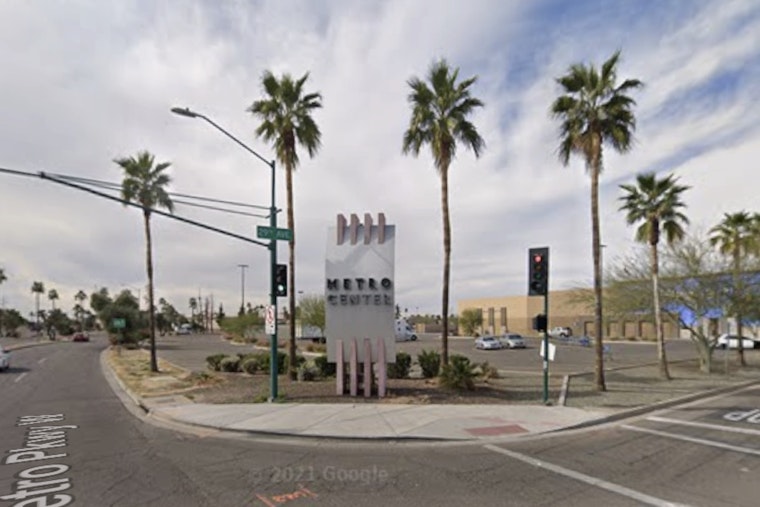 North Phoenix Canal Horror Bystanders Drag Man From Water Near Metrocenter