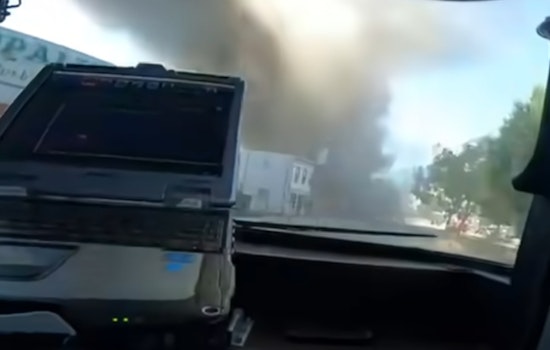 Oakland Fire Truck 7 Rolls Up on 91st Ave Blaze in Gritty Arrival Video