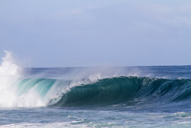 Offshore Jolt Shakes Kona Coast, Spares Hawaiʻi A Tsunami Scare