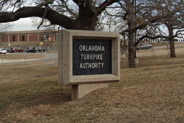 Oklahoma Turnpike Bosses Push $1.5 Billion Toll Bond Blitz