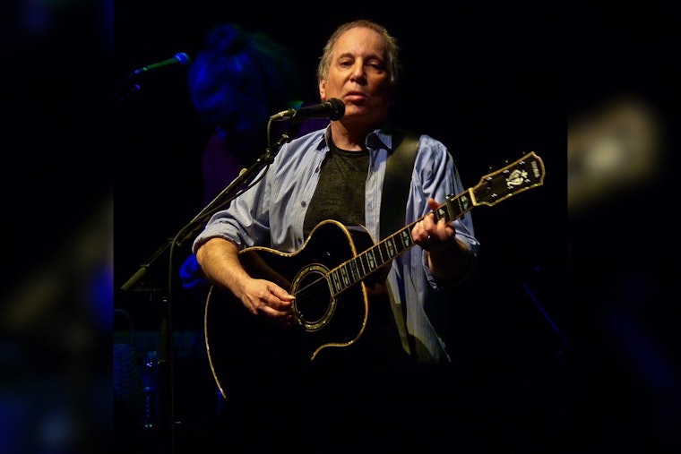 Paul Simon Turns Stanford’s Frost Into a Quiet Sing-along