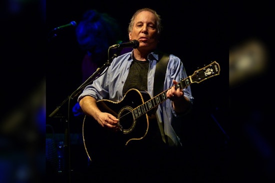 Paul Simon Turns Stanford’s Frost Into a Quiet Sing-along