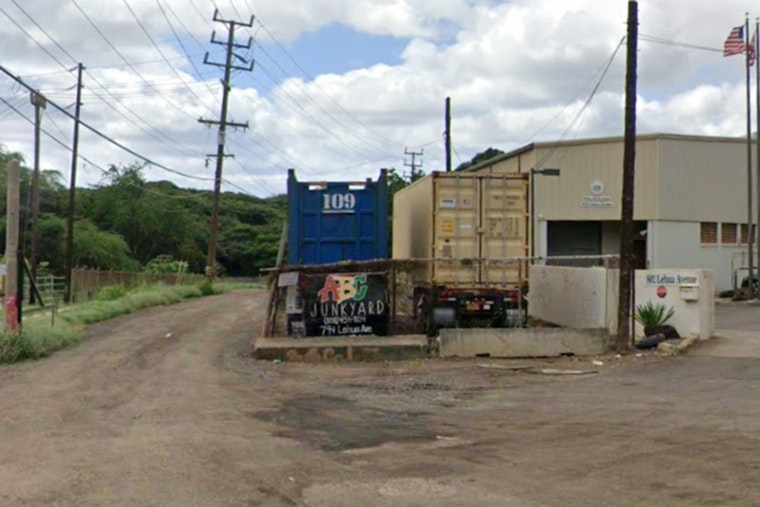 Pearl City Dust-Up: Neighbors Say Junkyard Grit Is Making Them Sick