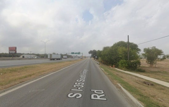 Pedestrian Killed in I-35 Frontage Road Crash Near Loop 337 in New Braunfels