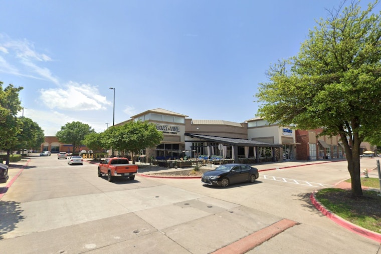 Plano Strip Lands Splashy Oyster Bar From Pane Vino North