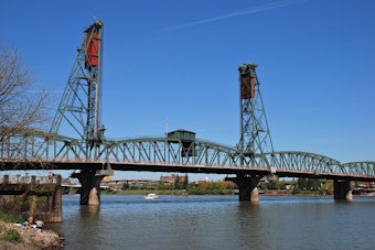 Pole Climber Shuts Down Car Traffic On Hawthorne Bridge
