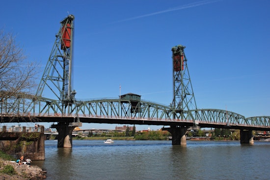 Pole Climber Shuts Down Car Traffic On Hawthorne Bridge