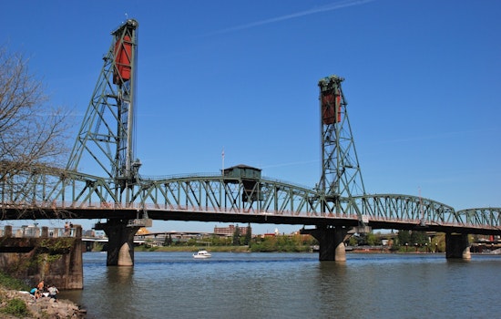 Pole Climber Shuts Down Car Traffic On Hawthorne Bridge