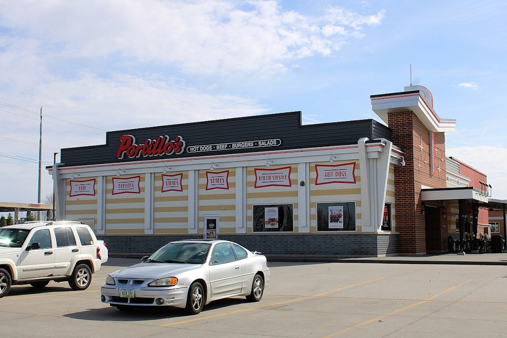 Portillo’s Plants Its Flag On The Mag Mile