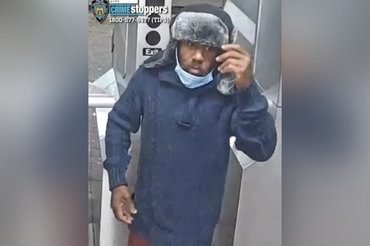 Pre-Dawn Horror At Parsons Blvd As Queens Man, 63, Is Shoved Onto F Train Tracks