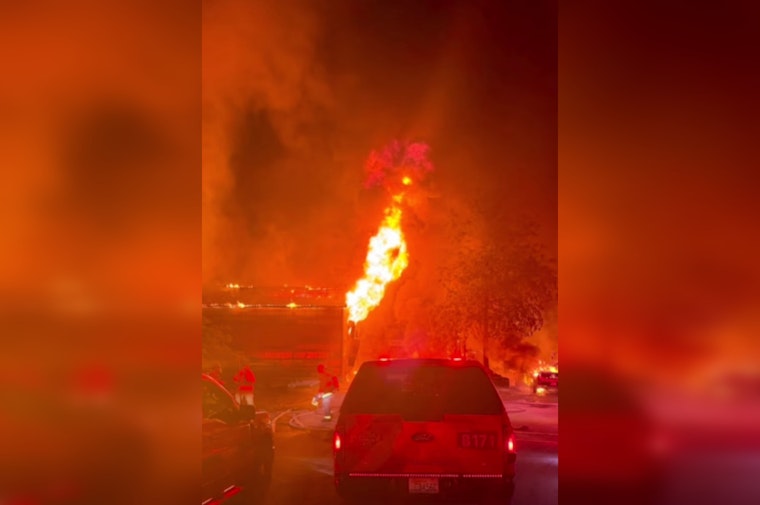 Redmond Roadside Inferno Torches 15 Cars, Levels Two Buildings Before Dawn