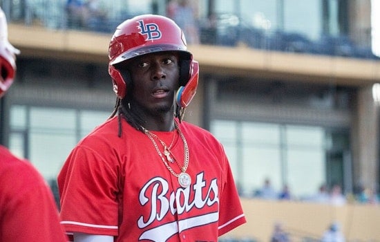 Reds Hold Their Breath As Elly De La Cruz Hobbles Off With Hamstring Scare