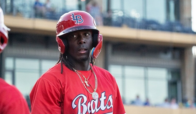 Reds Hold Their Breath As Elly De La Cruz Hobbles Off With Hamstring Scare