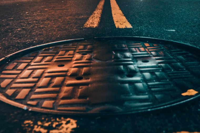 Rio Sidewalk From Hell: Woman Vanishes Into Maracanã Manhole