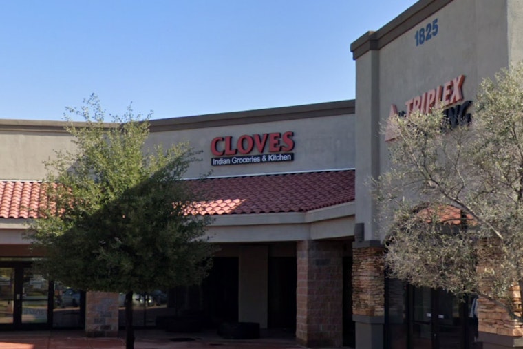 Roaches, Raw Chicken And Kitchen Chaos At Phoenix Restaurants This Week