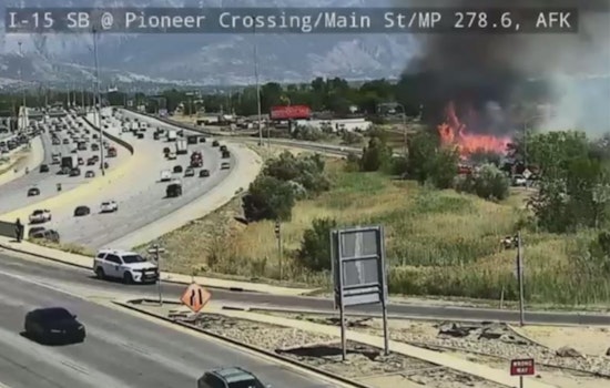 Rush-Hour Brush Blaze Chokes I-15 With Smoke in American Fork