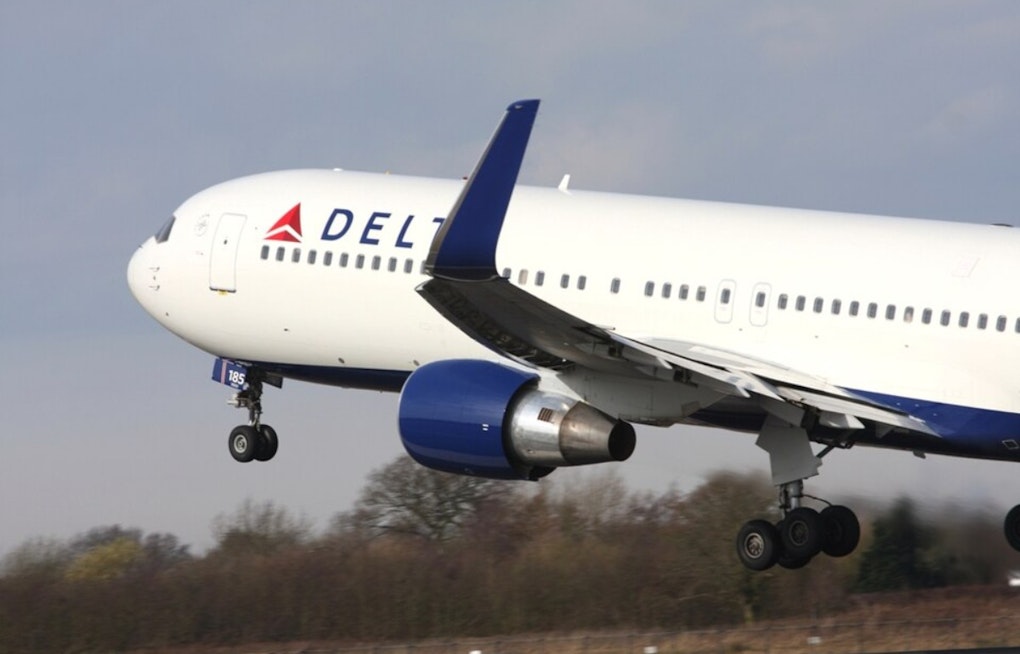 Salt Lake City Fliers Sue Delta After Midair Turbulence Horror